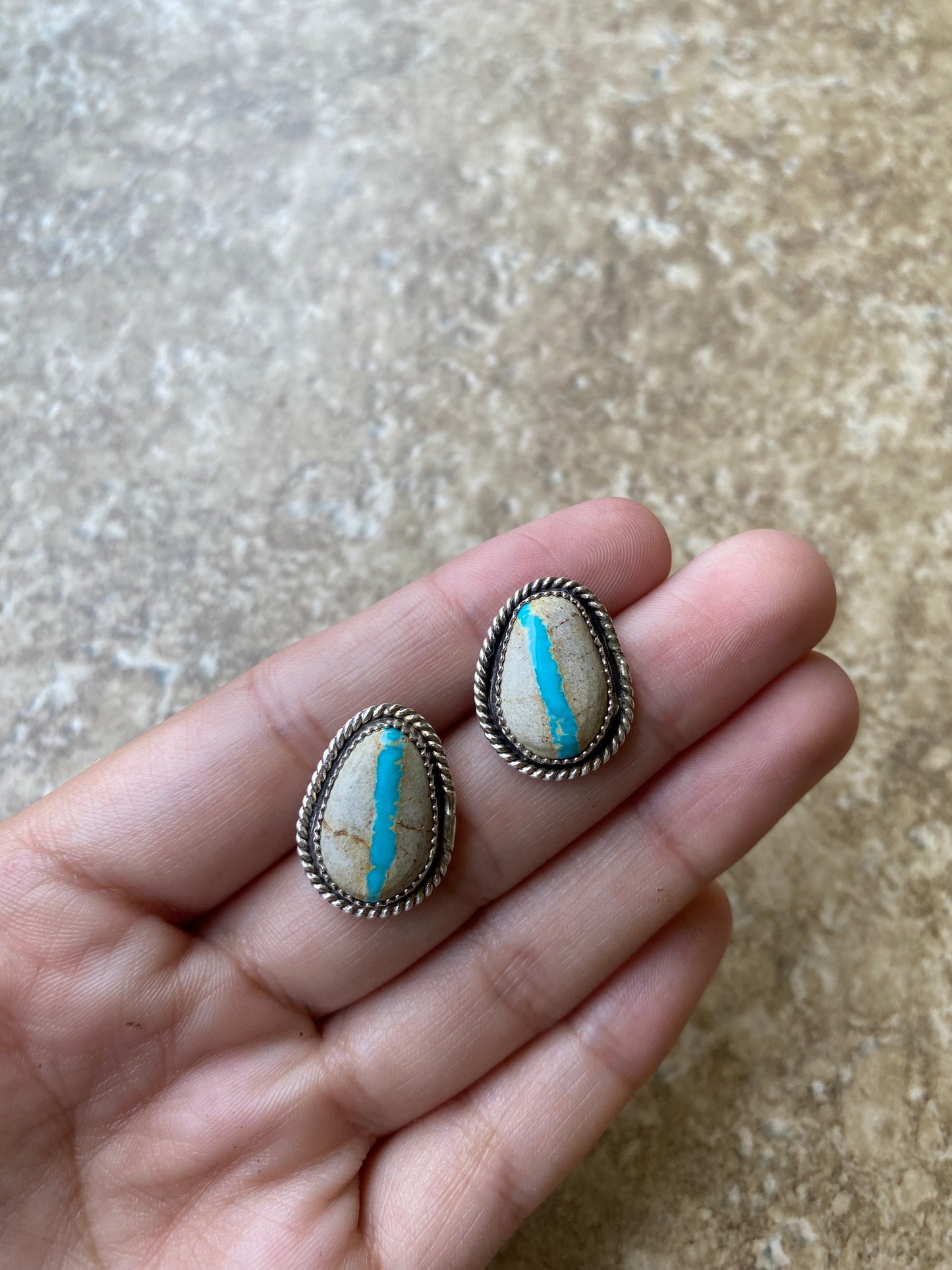 Simple Studs