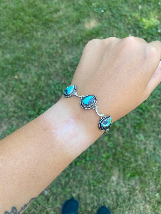 3 Stone Dainty Bracelet