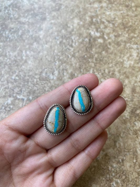 Simple Studs